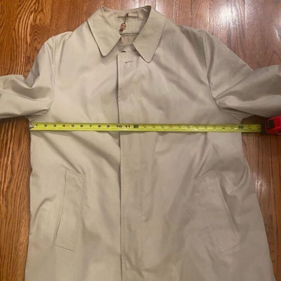 CHRISTIAN dior mens trench coat
tan‎ size 44L great condition has full lining - Picture 9 of 14